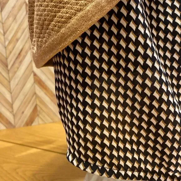 The Limited Women's Tan Knitted 3/4 Sleeves Shirttail Split Back Blouse Size M - Picture 8 of 11